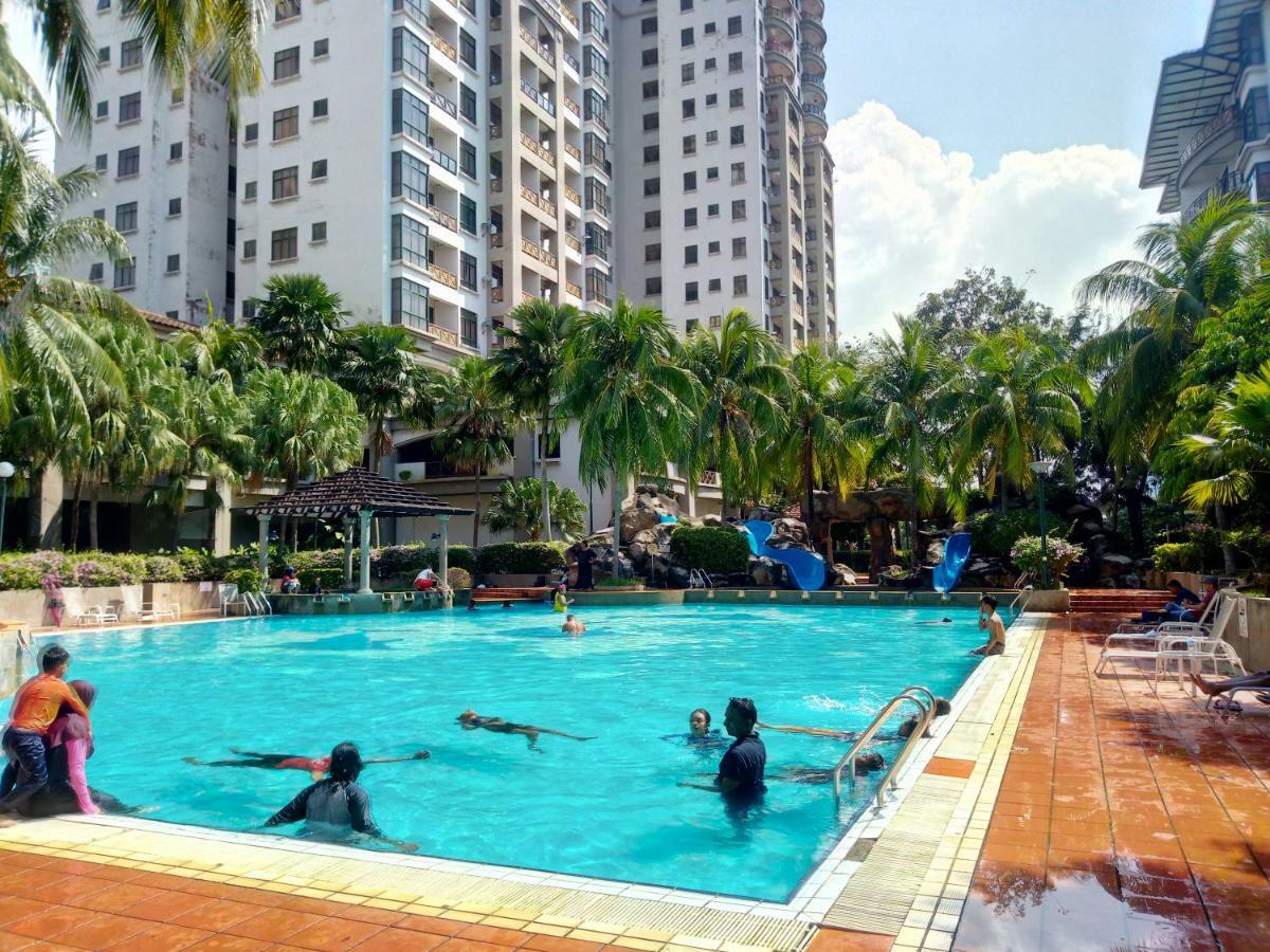 Costa Mahkota  Aparthotel Malacca Luaran gambar