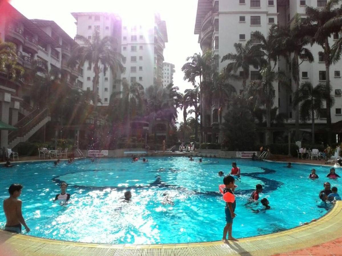 Costa Mahkota  Aparthotel Malacca Luaran gambar